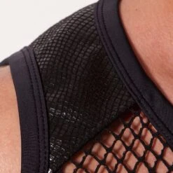 Crop Top DESTRUCTIVE 1DCT01 -Emporio Armani Soldes Magasin CropTop destructive 1DCT01 noir 5